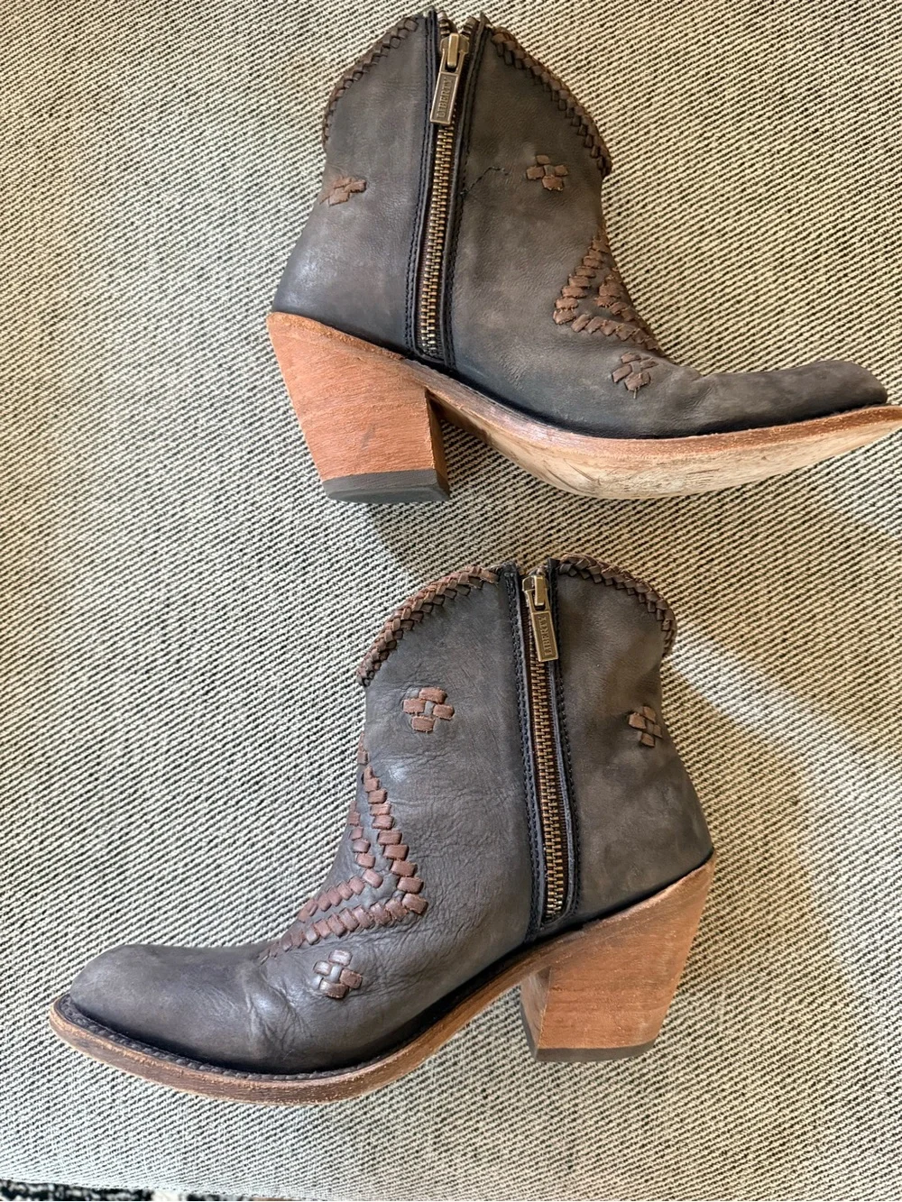 Liberty Black Aztec Zipper Ankle Western Bootie in Dark Brown Sz 6